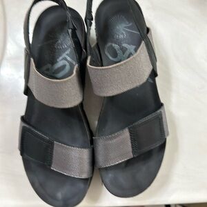 OTBT Black and Gray Women's Sandals